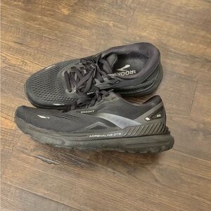 Brooks Adrenaline GTS Black Running Shoes size 7.5